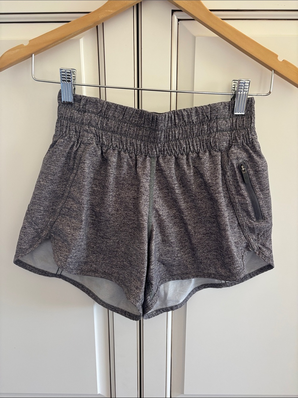 Lululemon Tracker Shorts Lined‎ Heather Gray Performance Run Women’s Size 4